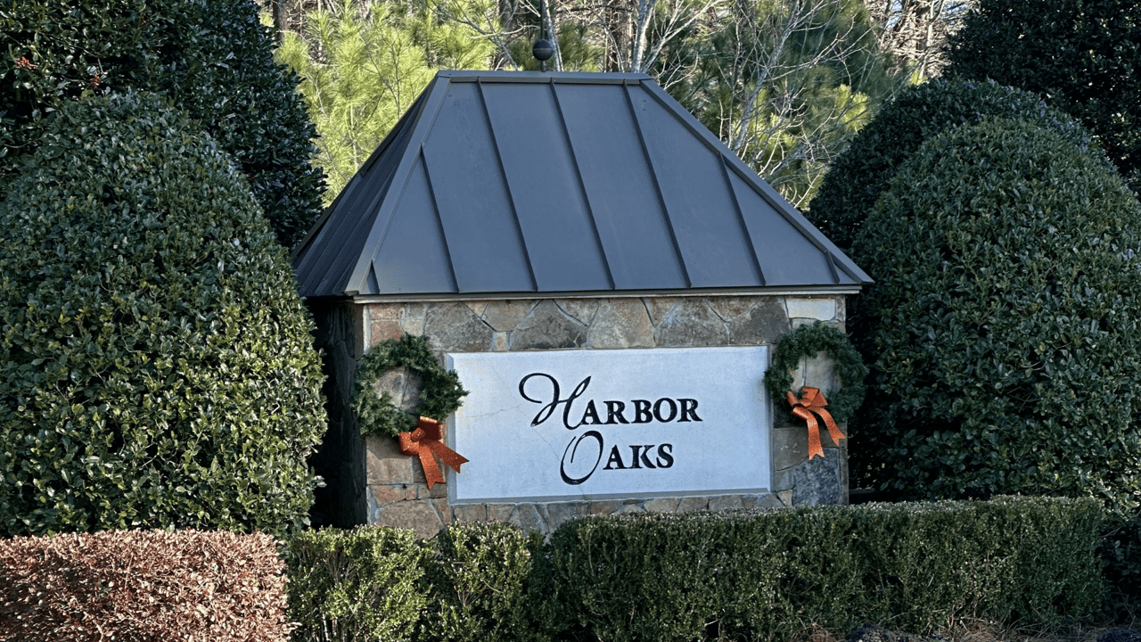 Harbor Oaks