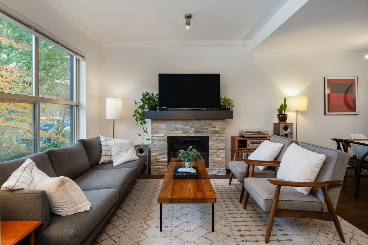 10-308 E 14th St