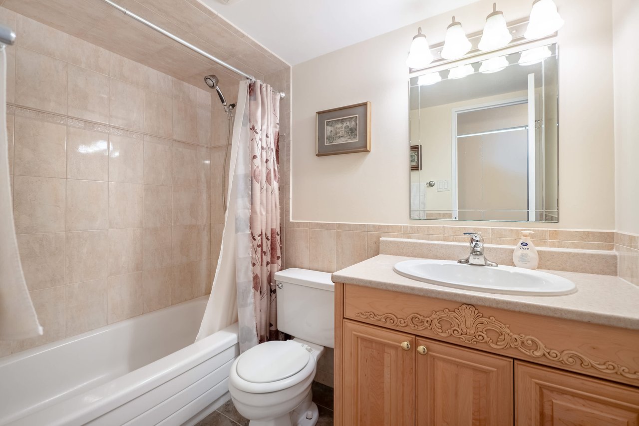820 Burnhamthorpe Road #702
