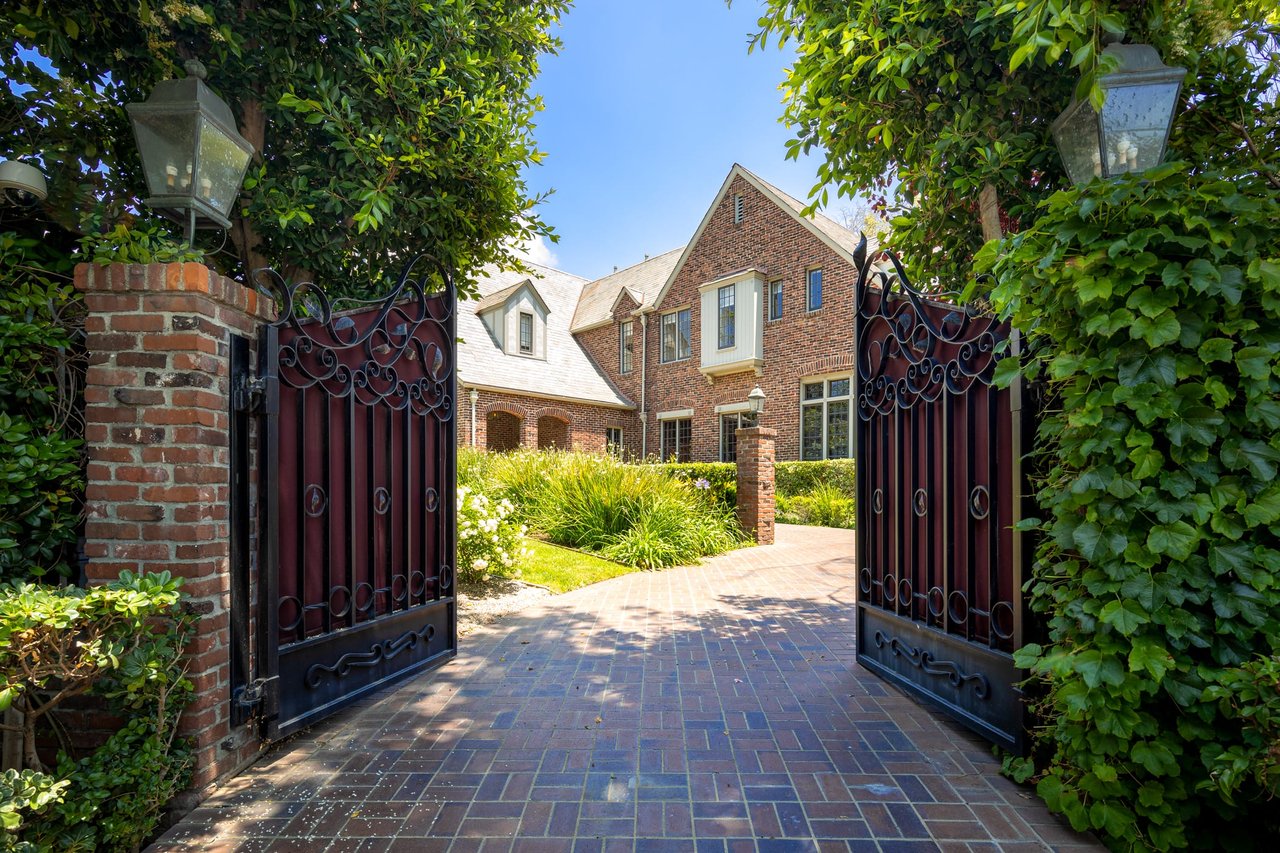 Stunning Gated Tudor