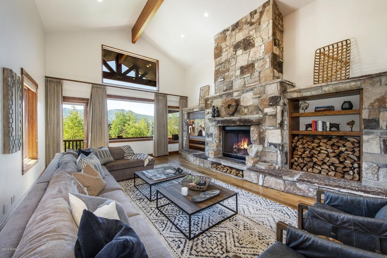 6060 MOUNTAIN RANCH DR
