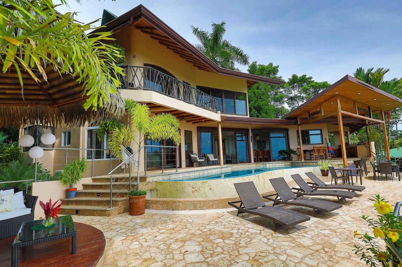 VILLA TUCAN TANGO: TROPICAL LUXURY HOME IN GATED COMMUNITY ABOVE DOMINICALITO