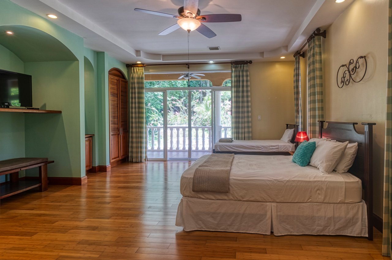 Waterfall Estate with Creek, Dominical, Puntarenas