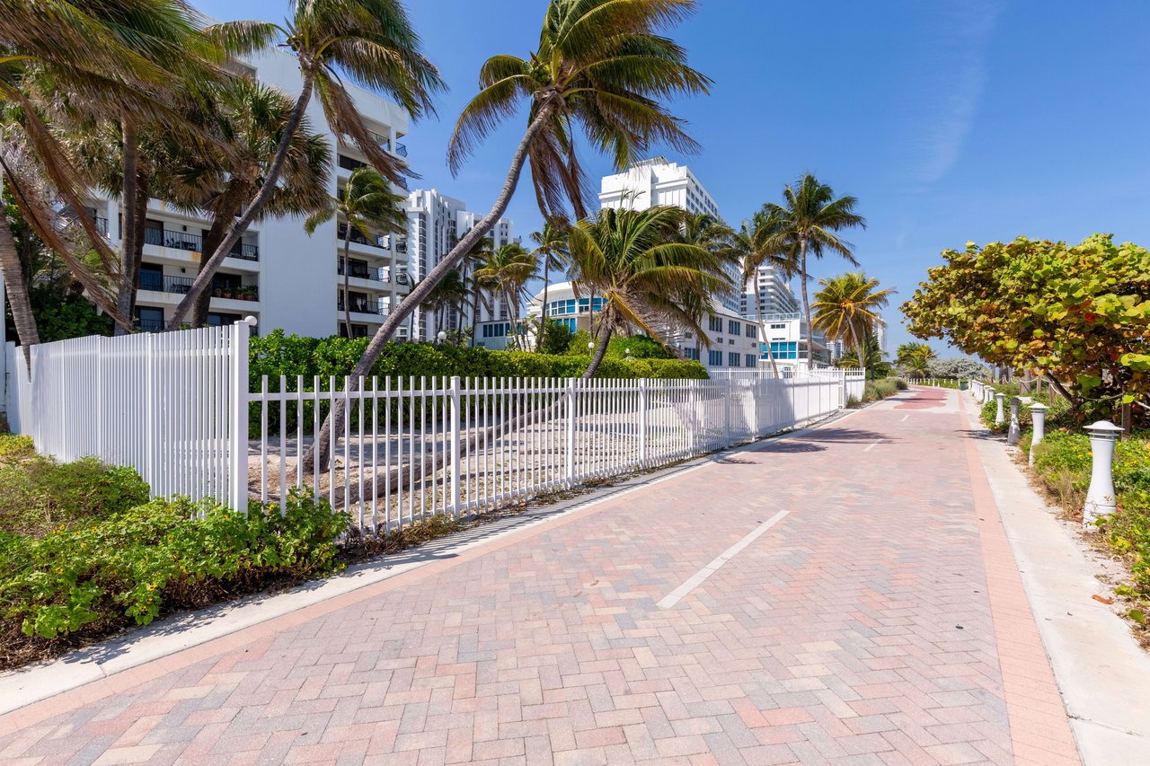 5415 Collins Ave #704 Miami Beach FL-33140