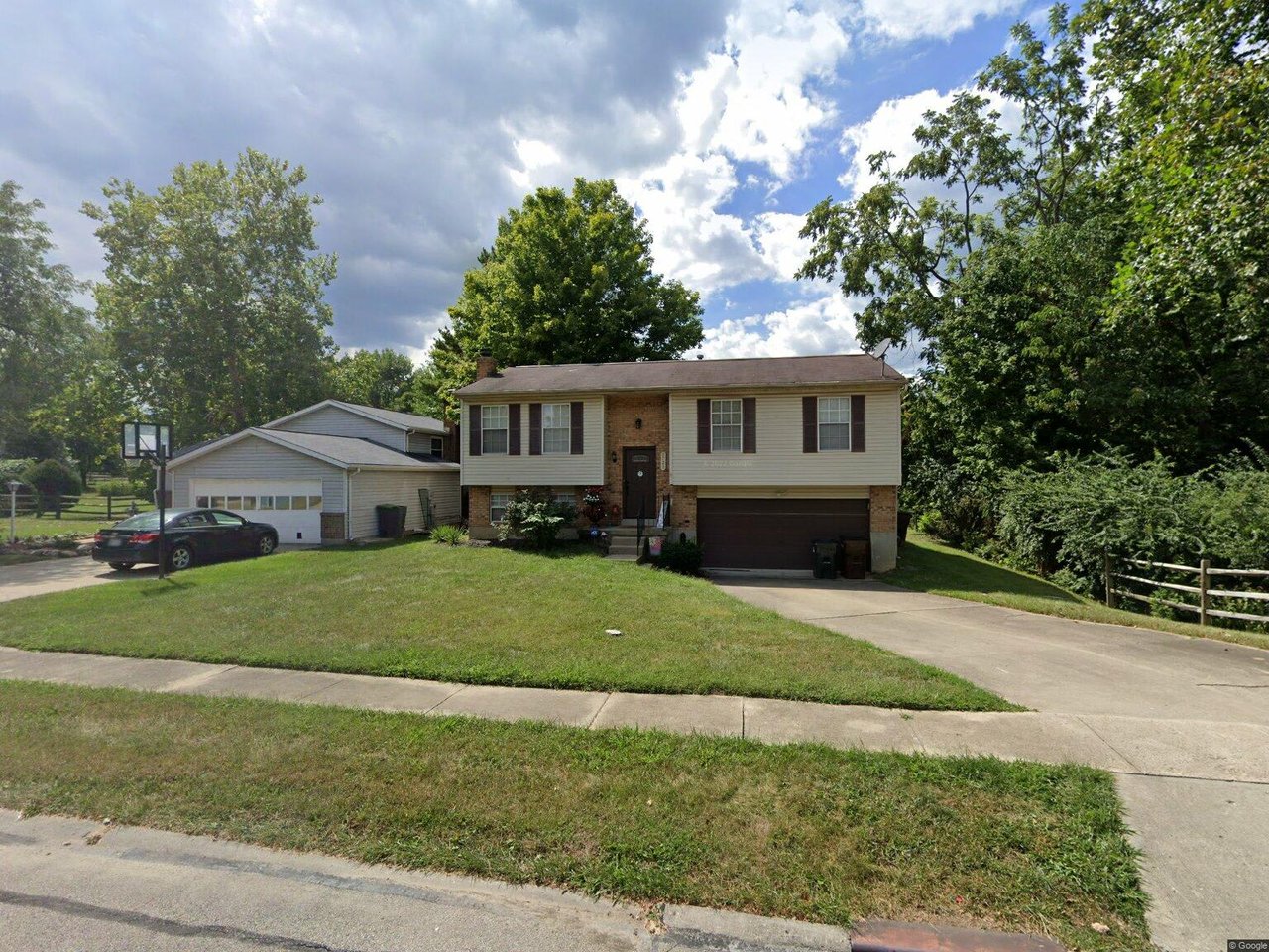 8723 Cranfield Dr