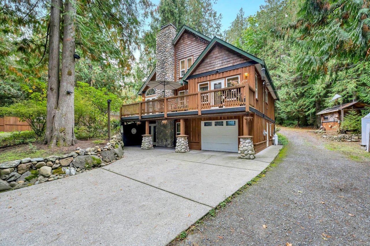 2726 Otter Point Rd