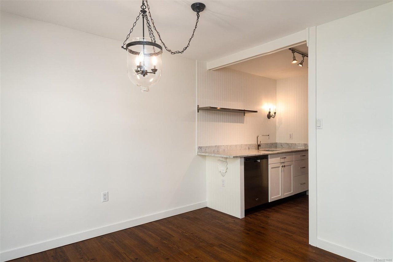 306-777 Blanshard St