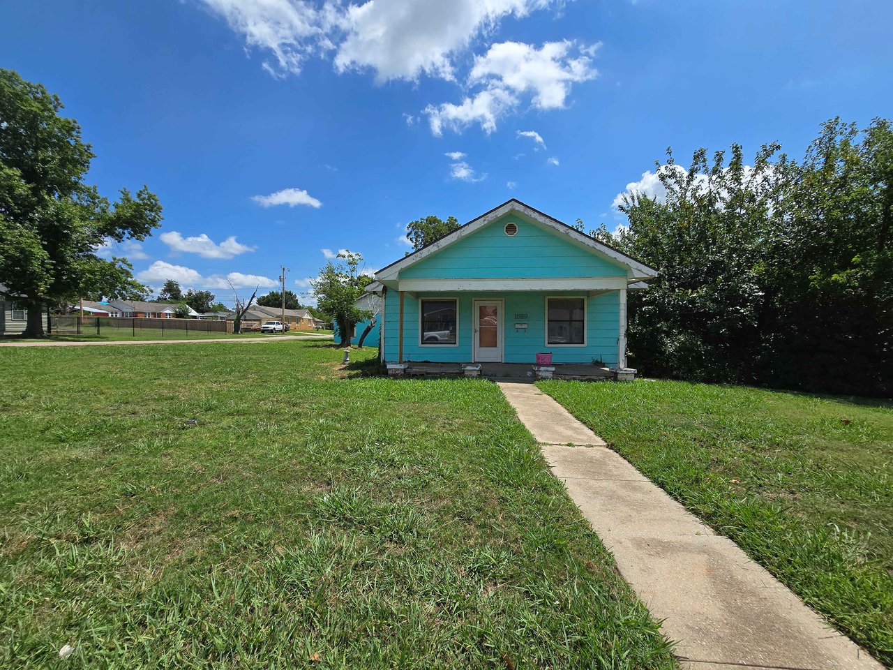 1629 N Louisa