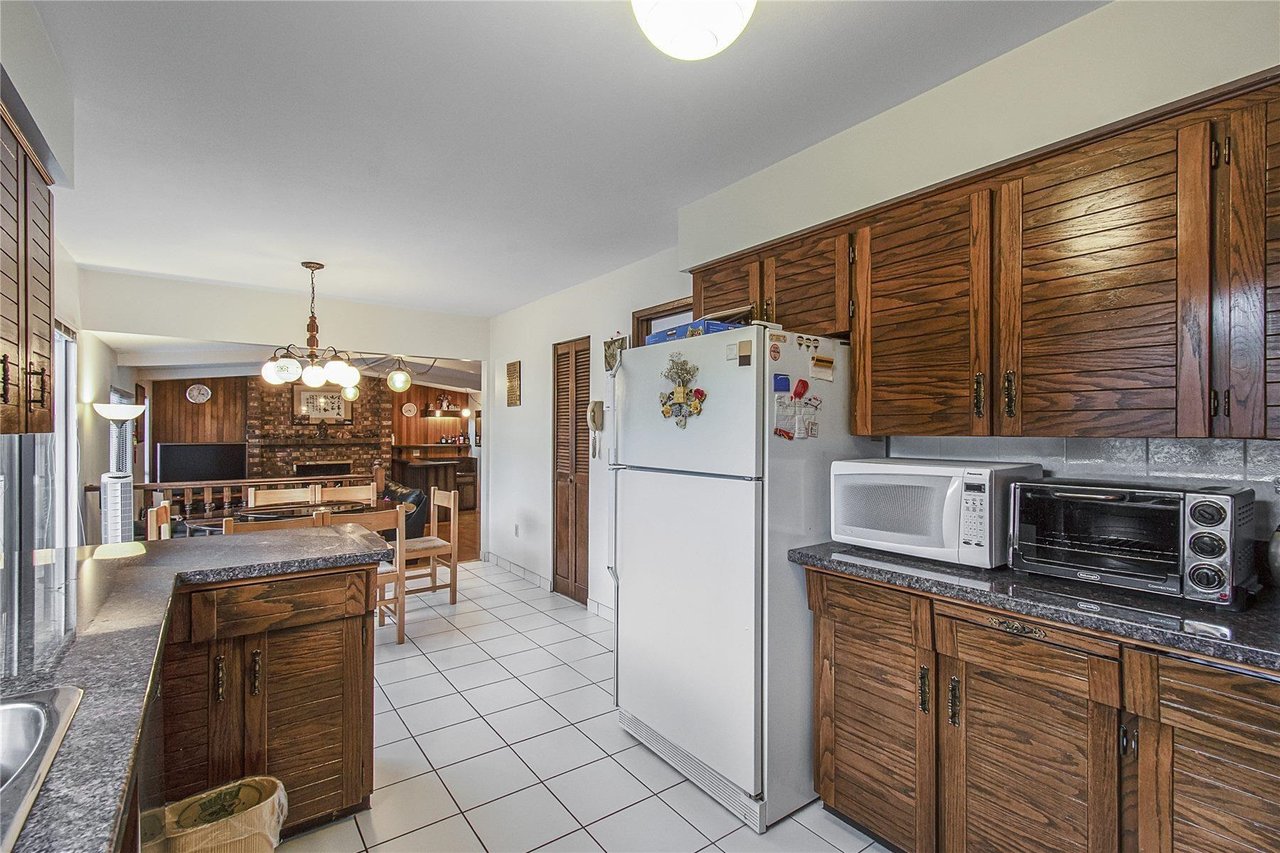 2920 Camrose Dr