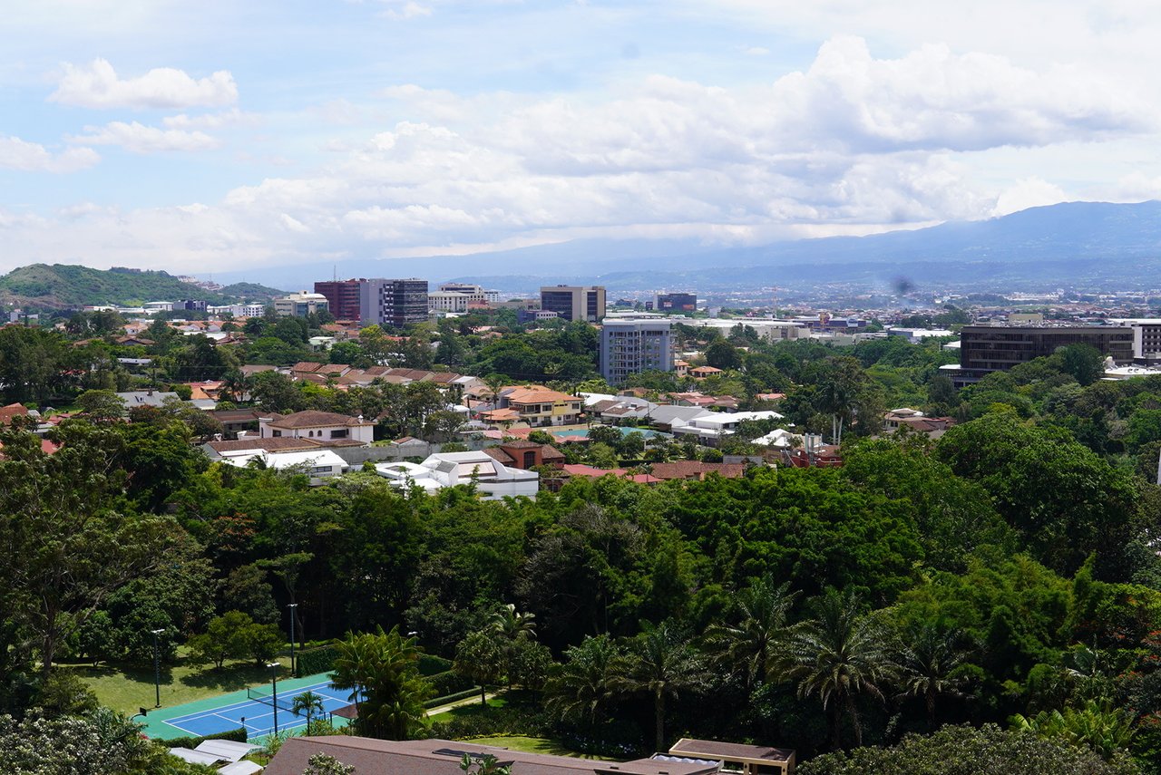 Panoramic View Luxury Penthouse, Escazu, San Jose