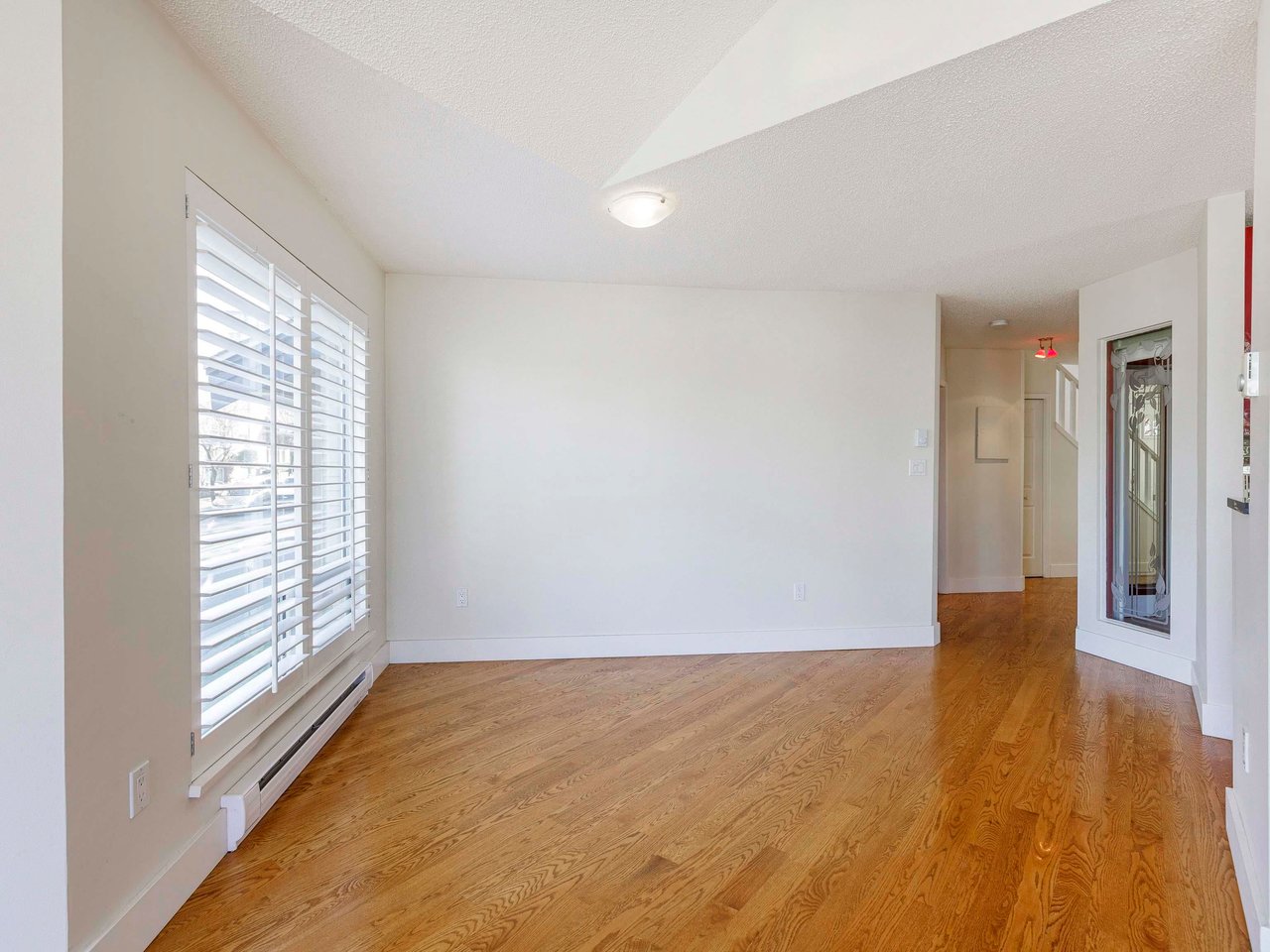 303-1100 W 7th Ave