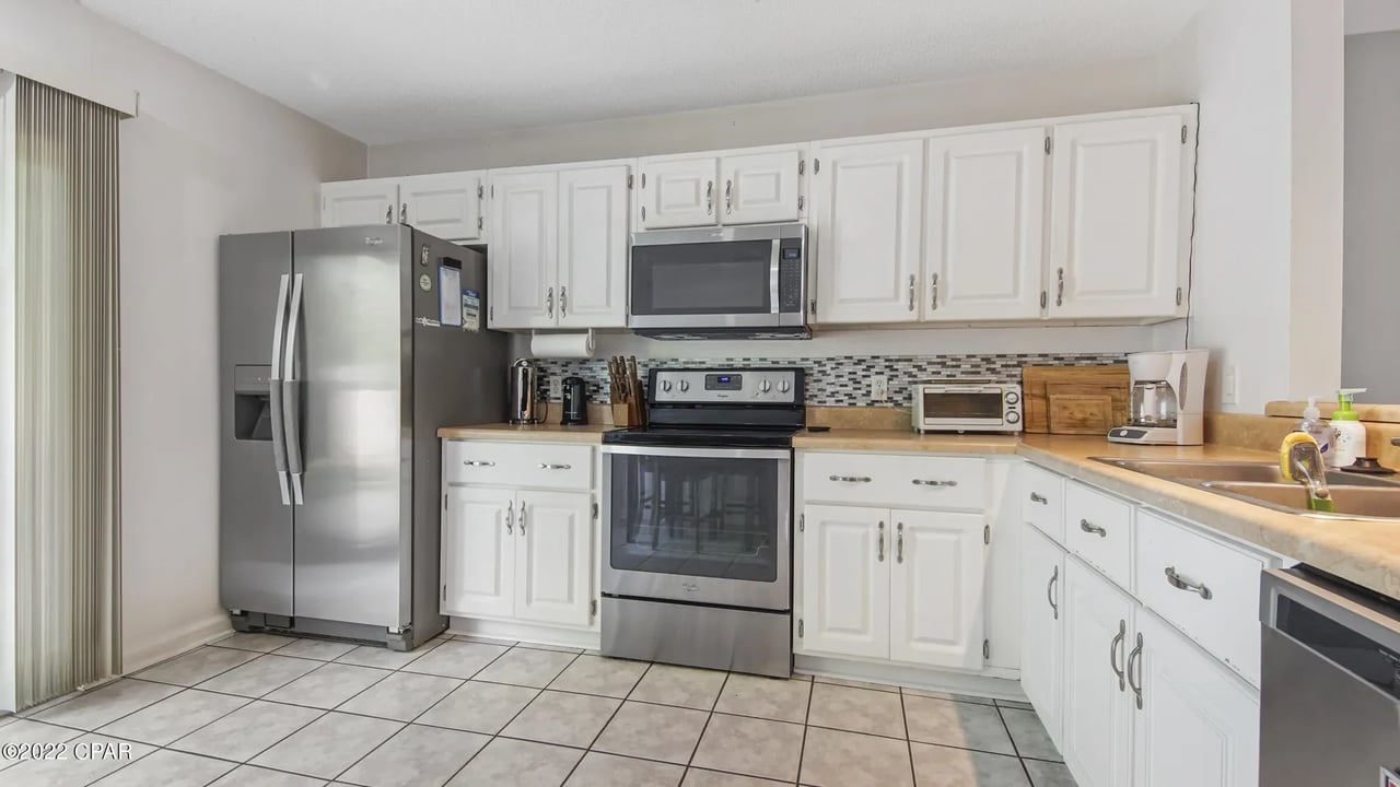 6605 LAKE JOANNA Circle