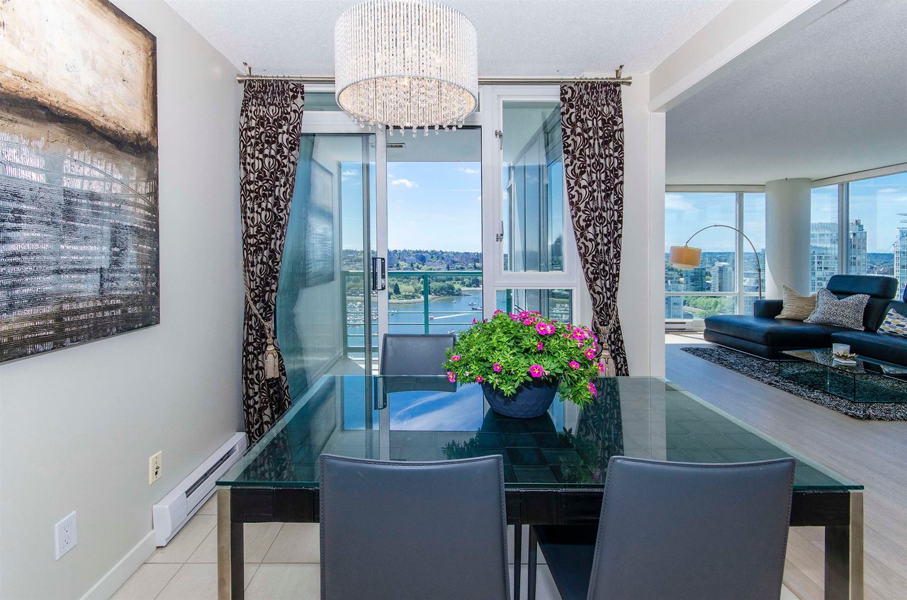 3207-1033 Marinaside Cres