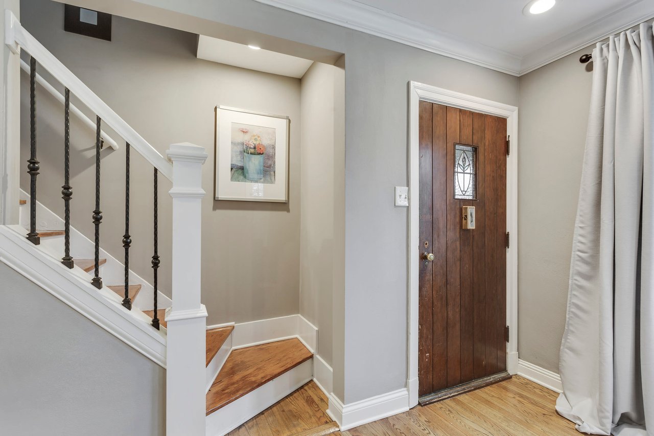 Chic Meets Functional in Des Peres