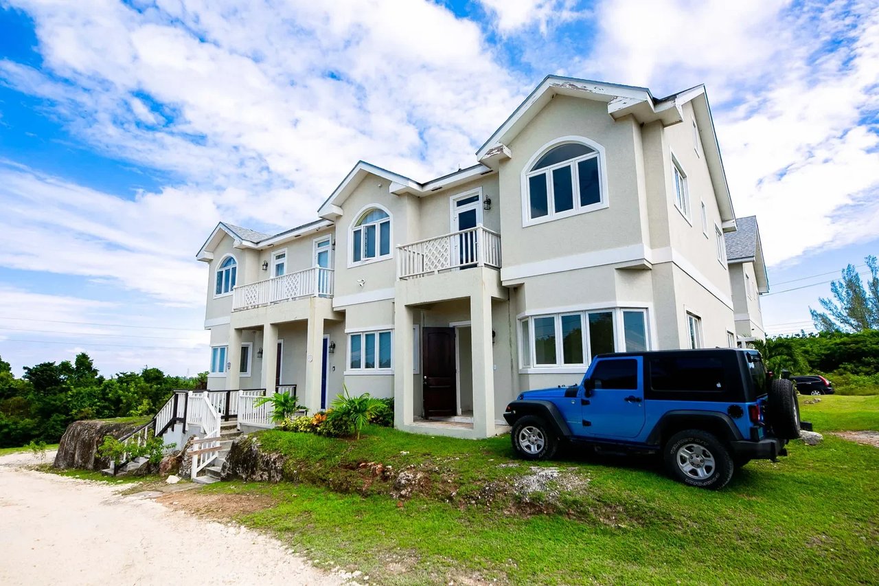 25 Eagle Crest 3 Bedroom Townhouse