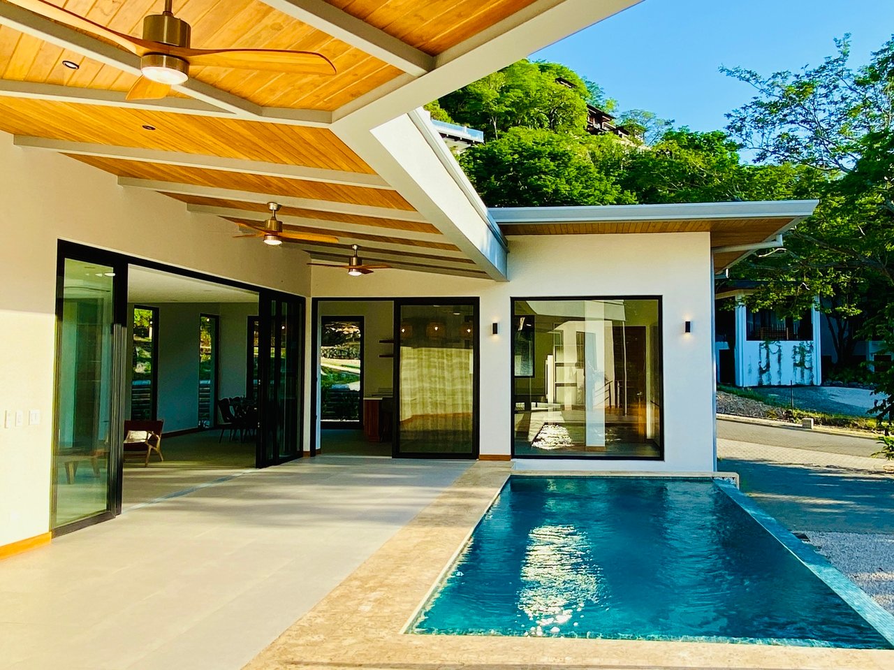 Modern Infinity Pool House, Tamarindo, Guanacaste
