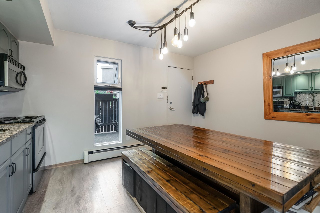 42-870 W 7th Ave