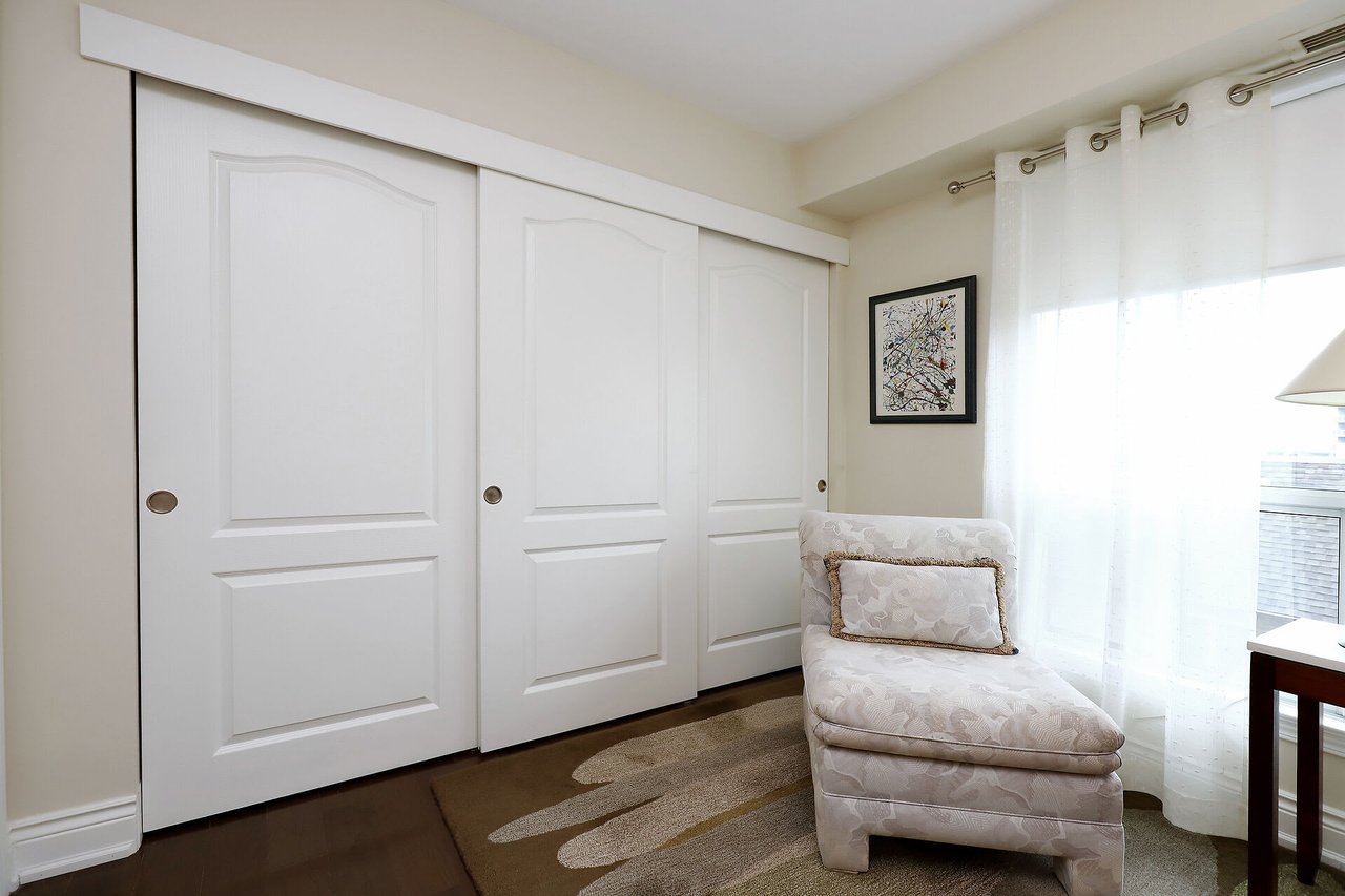 Elegant corner suite