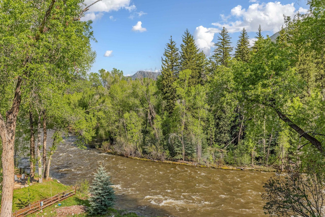 Fabulous Luxurious 5 Bedroom Home in Snowmass