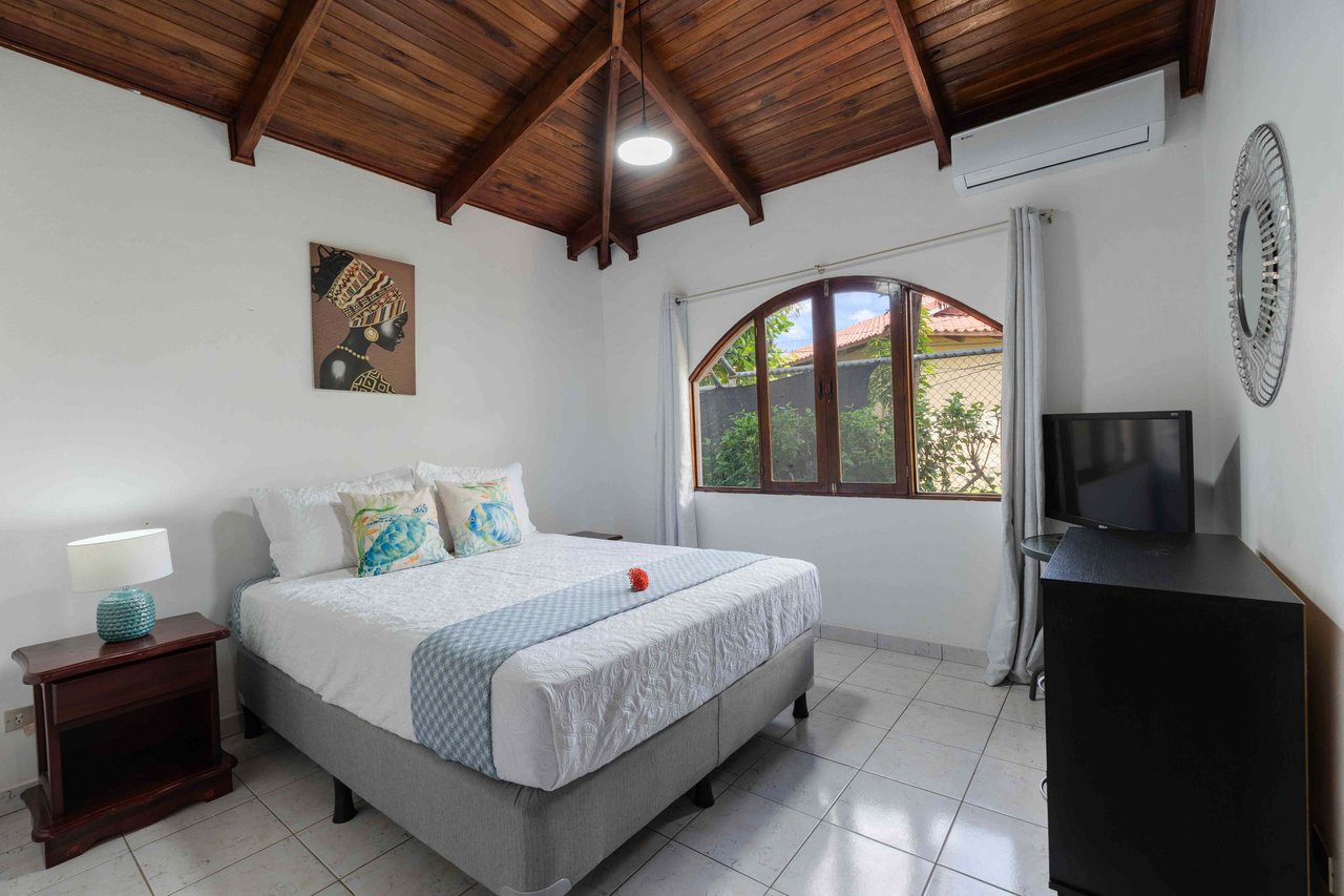 Casa de Cangrejo 401 AB, Villaggio II | Near the Coast Condominium For Sale in Playa Potrero