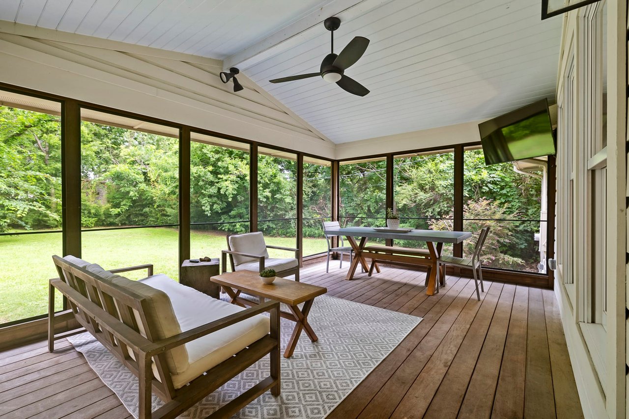 4903 Valley Oak Drive