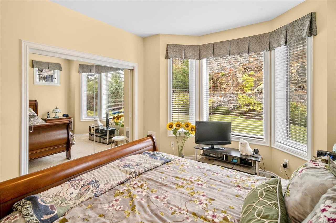 1260 Rockhampton Close