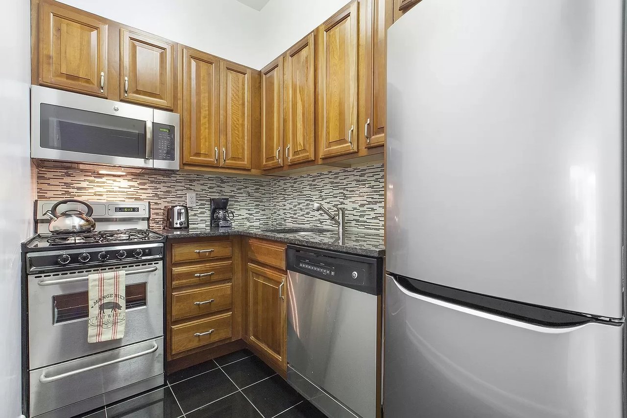 114 E 27th St., #PHA