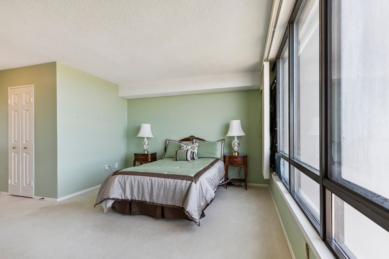 65 Skymark Drive #1407