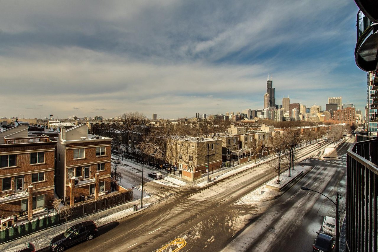 South Loop Loft: 1503 S State St,  #403
