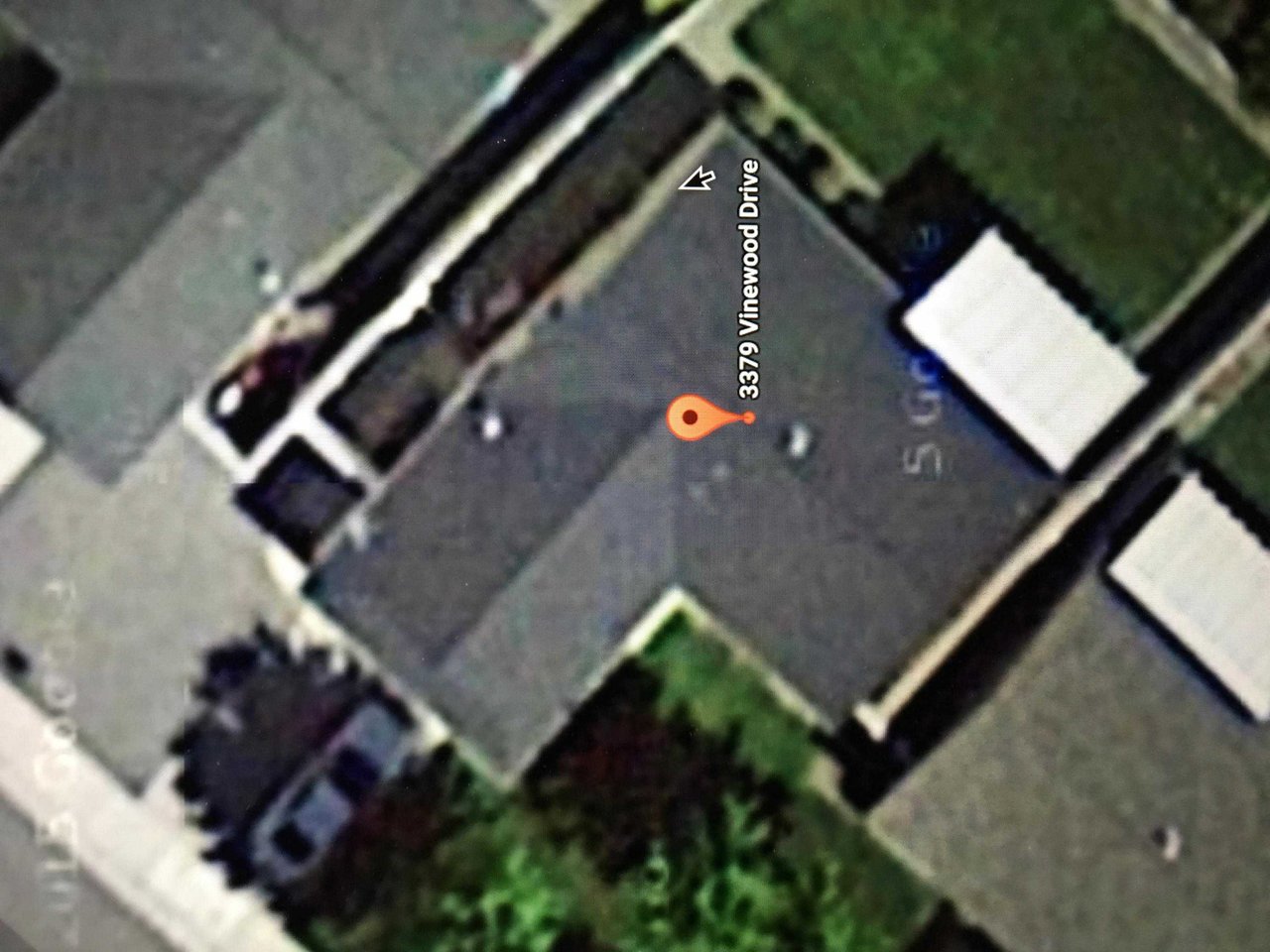 3379 Vinewood Dr