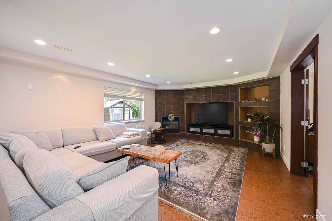 148 Maple Dr