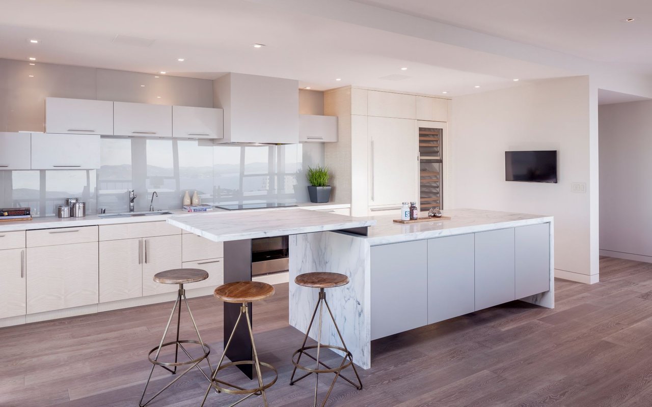 Panoramic Views at 1070 Green