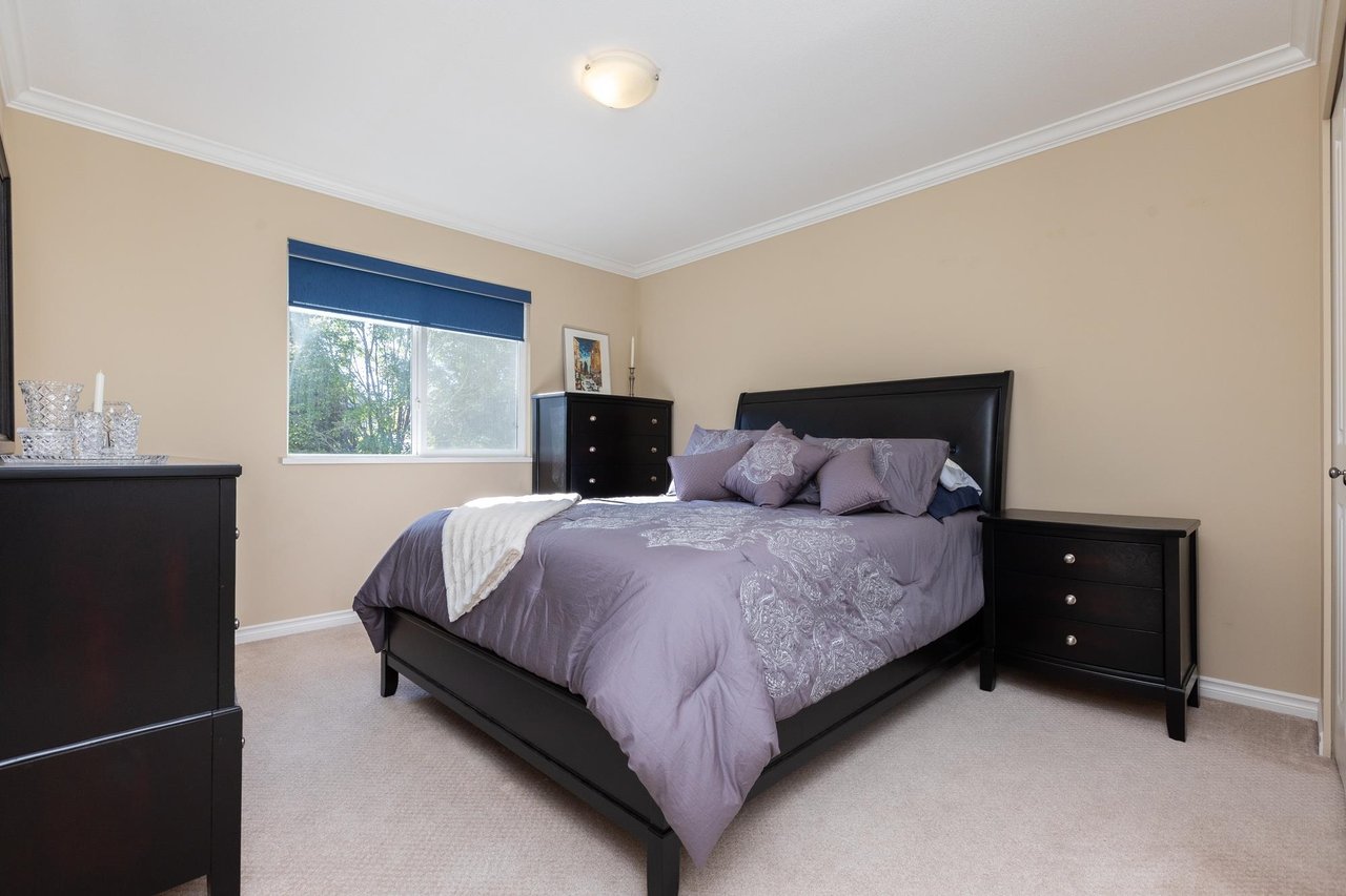 6871 196a St