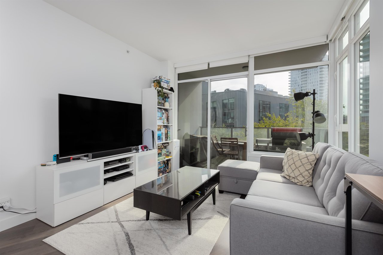 305-3557 Sawmill Cres