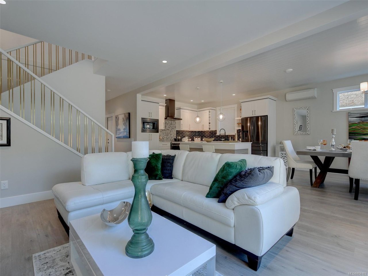 307 Seafield Rd