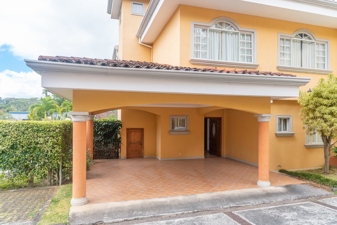 Colonial Gated Community Villa, Curridabat, San Jose