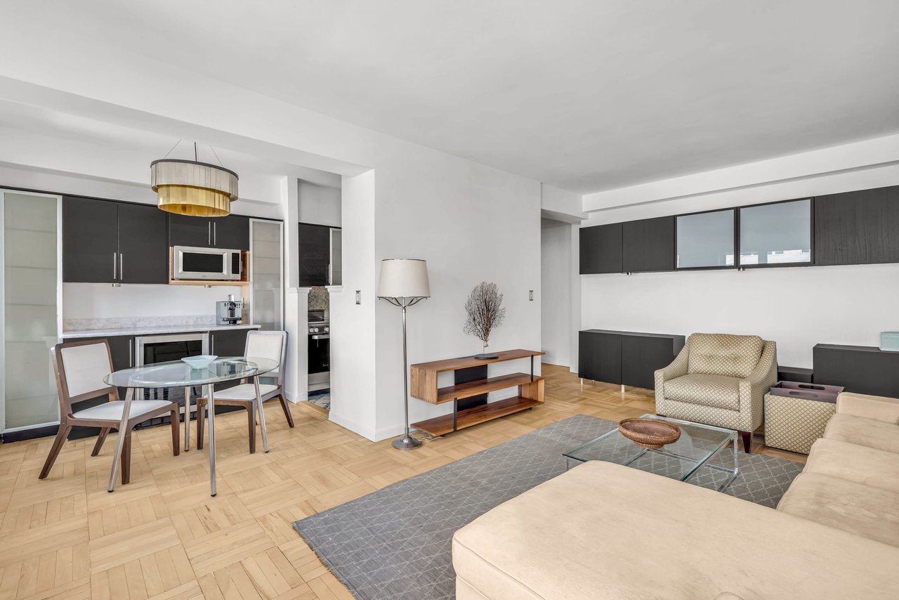 80 Park Avenue, 18P
