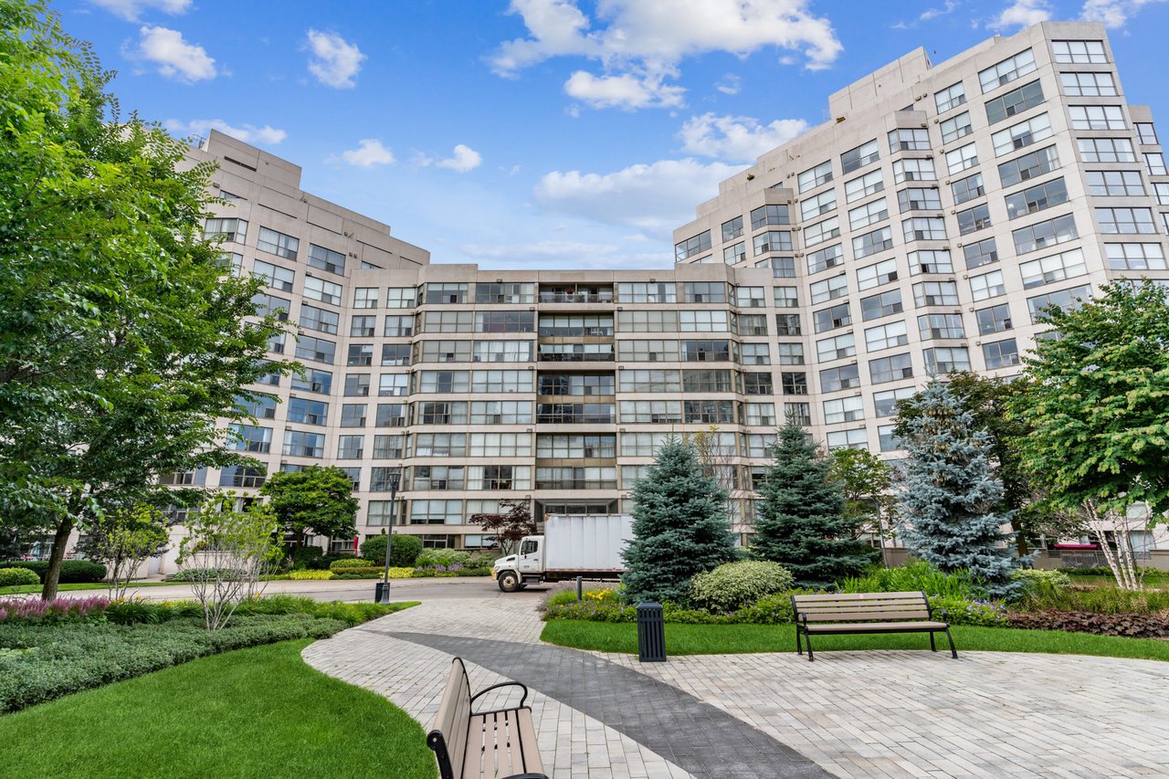 2267 Lake Shore Blvd W Unit 418