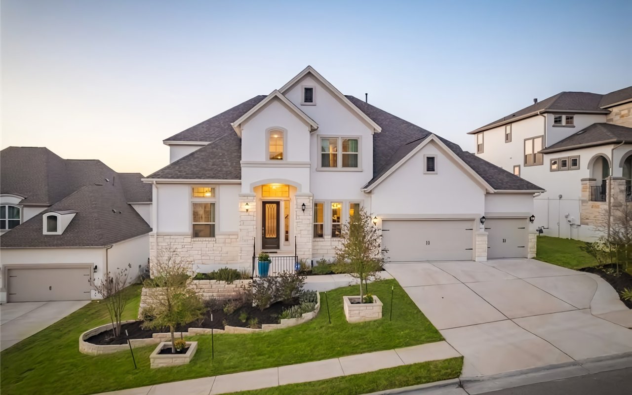 How to Take Pictures of Your House to Sell
