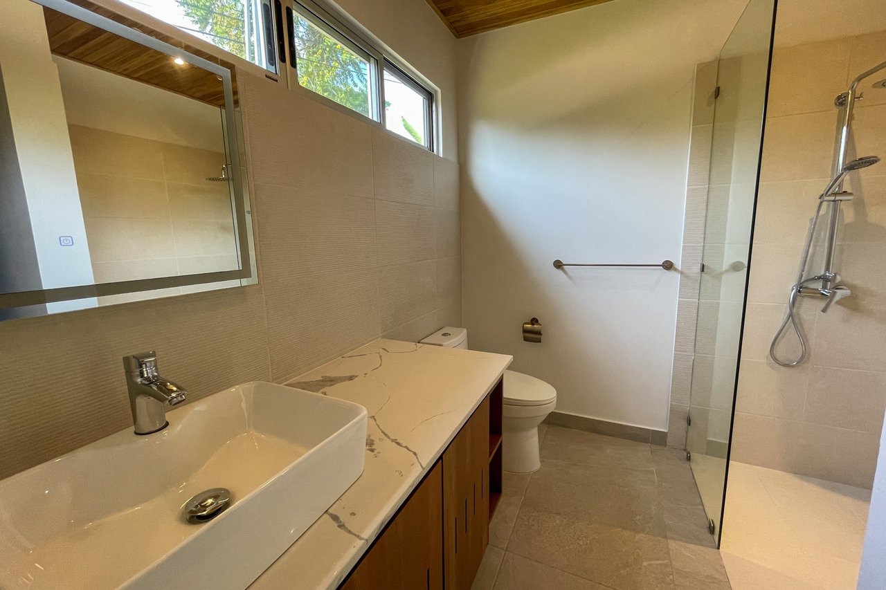 Low-Maintenance 3-Bedroom Villa With Pool & Peaceful Terraza On Calle Buganvillea In Ojochal Costa Rica