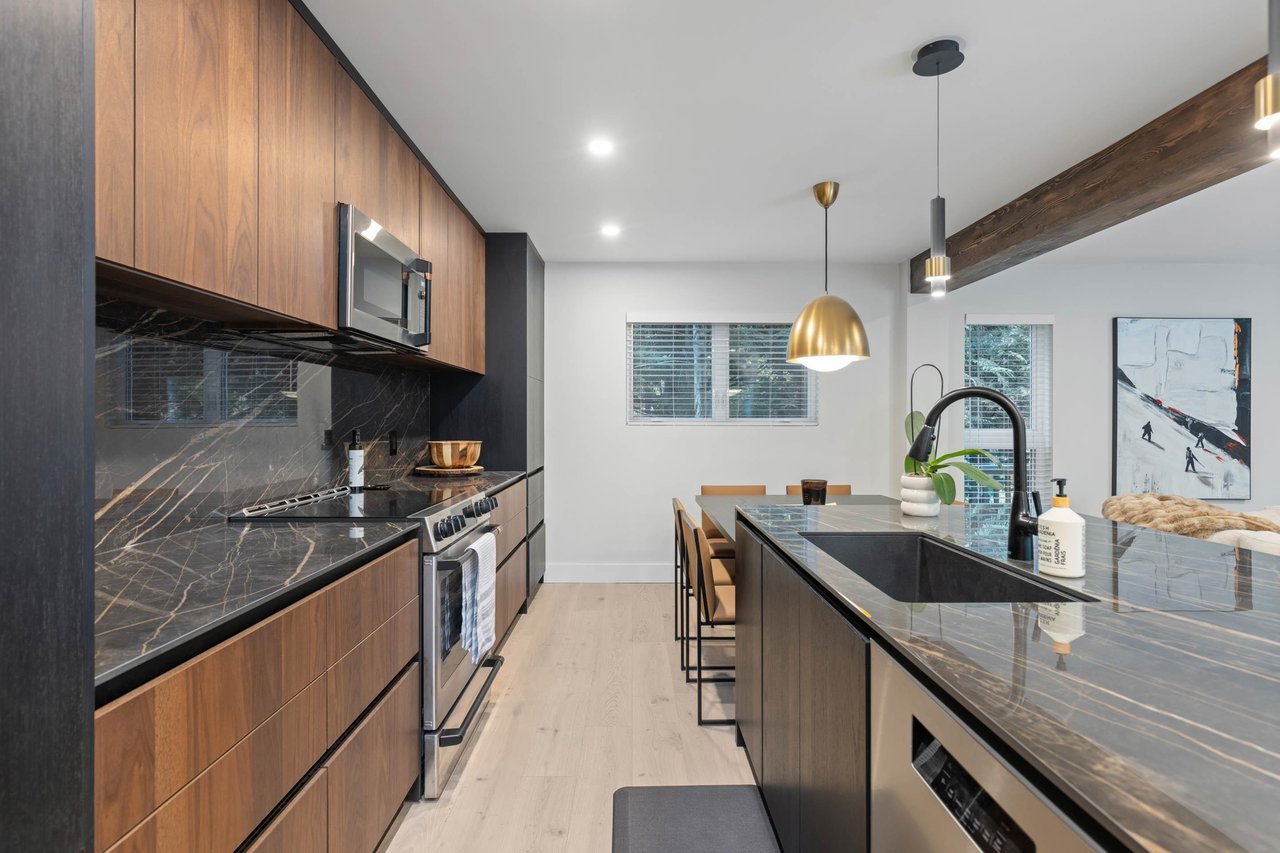 2154 Whistler Rd