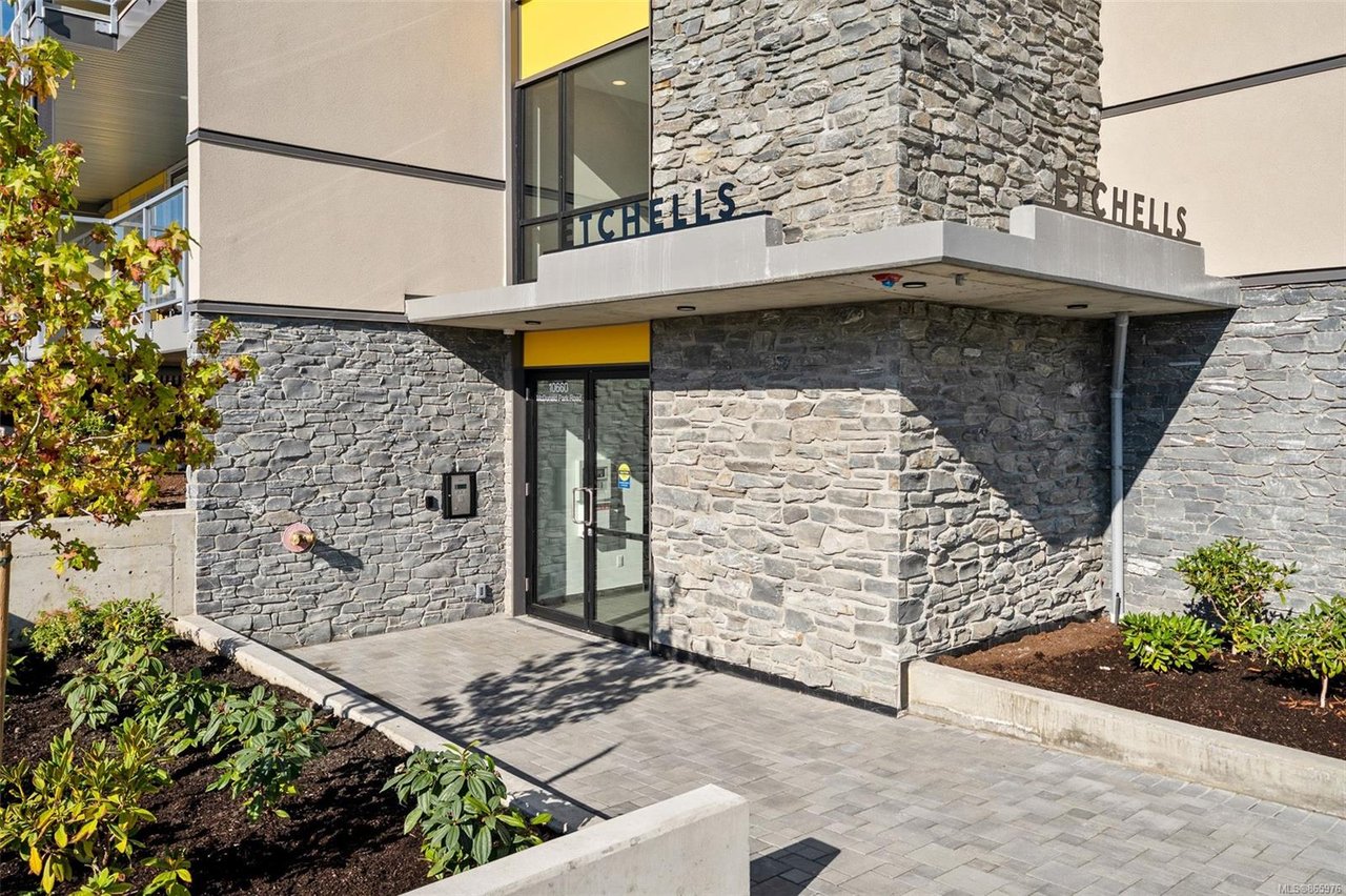 405-10660 McDonald Park Rd, North Saanich