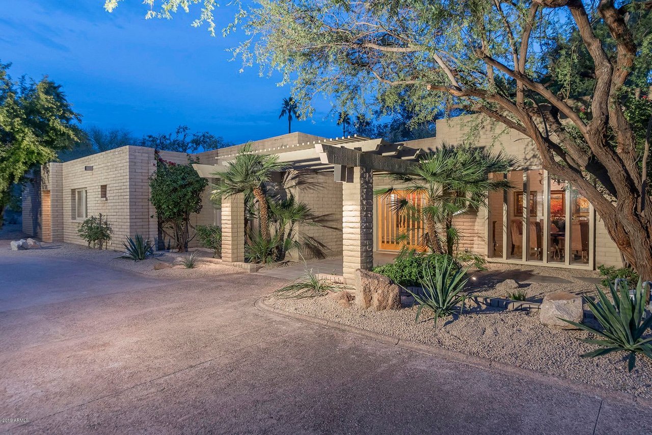 4615 E Palomino Rd