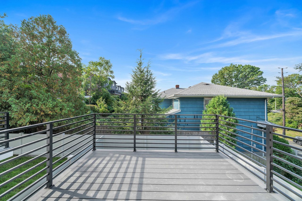 220 E Central Blvd