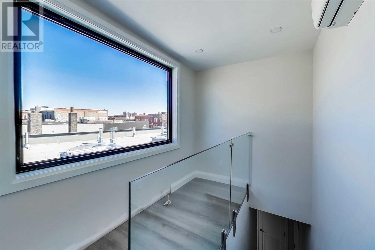 2896 Dundas St W, #2