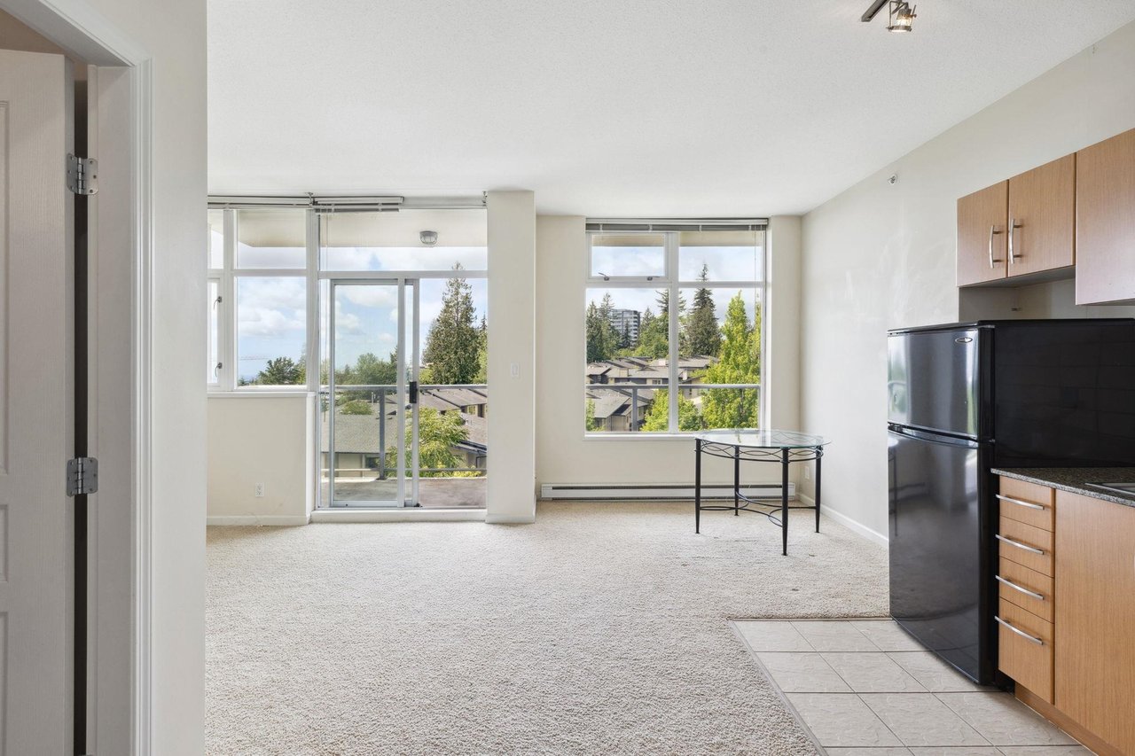 606-9288 University Cres