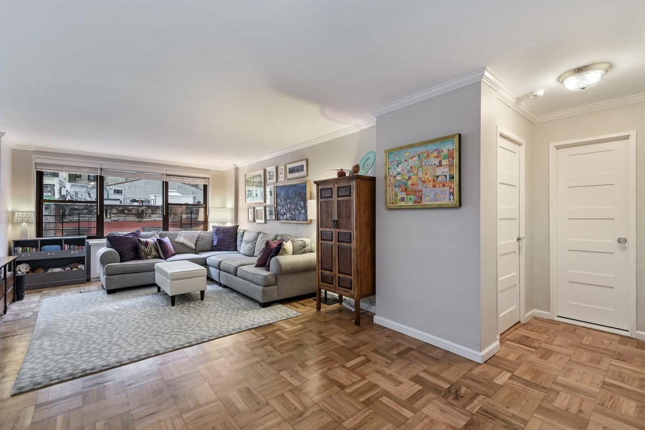 301 East 69th Street Unit 6F
