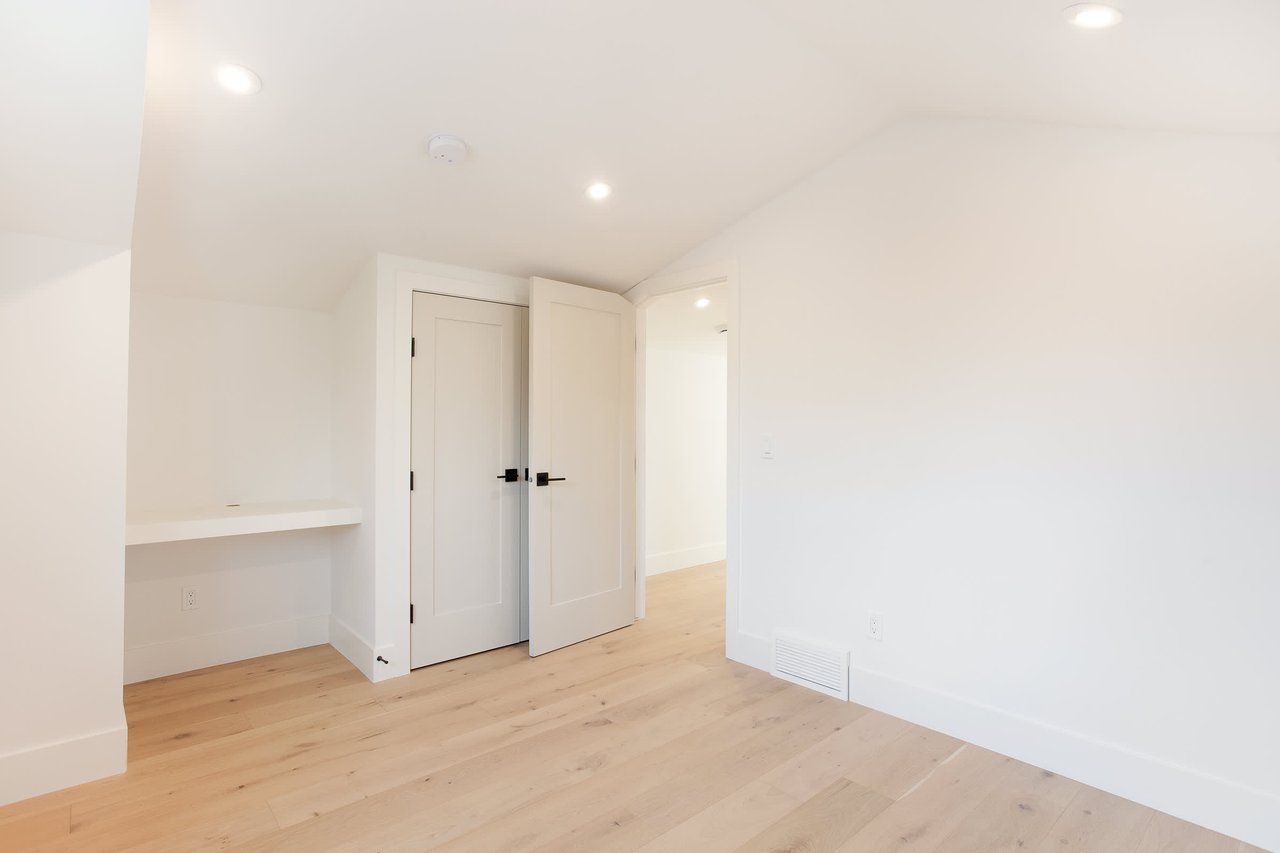 909A 9th Street