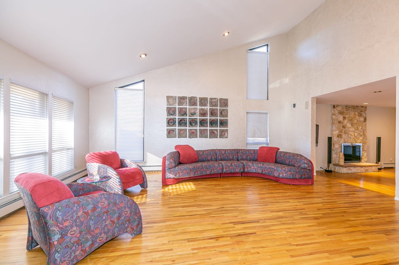 50 Juniper Lane, Muttontown