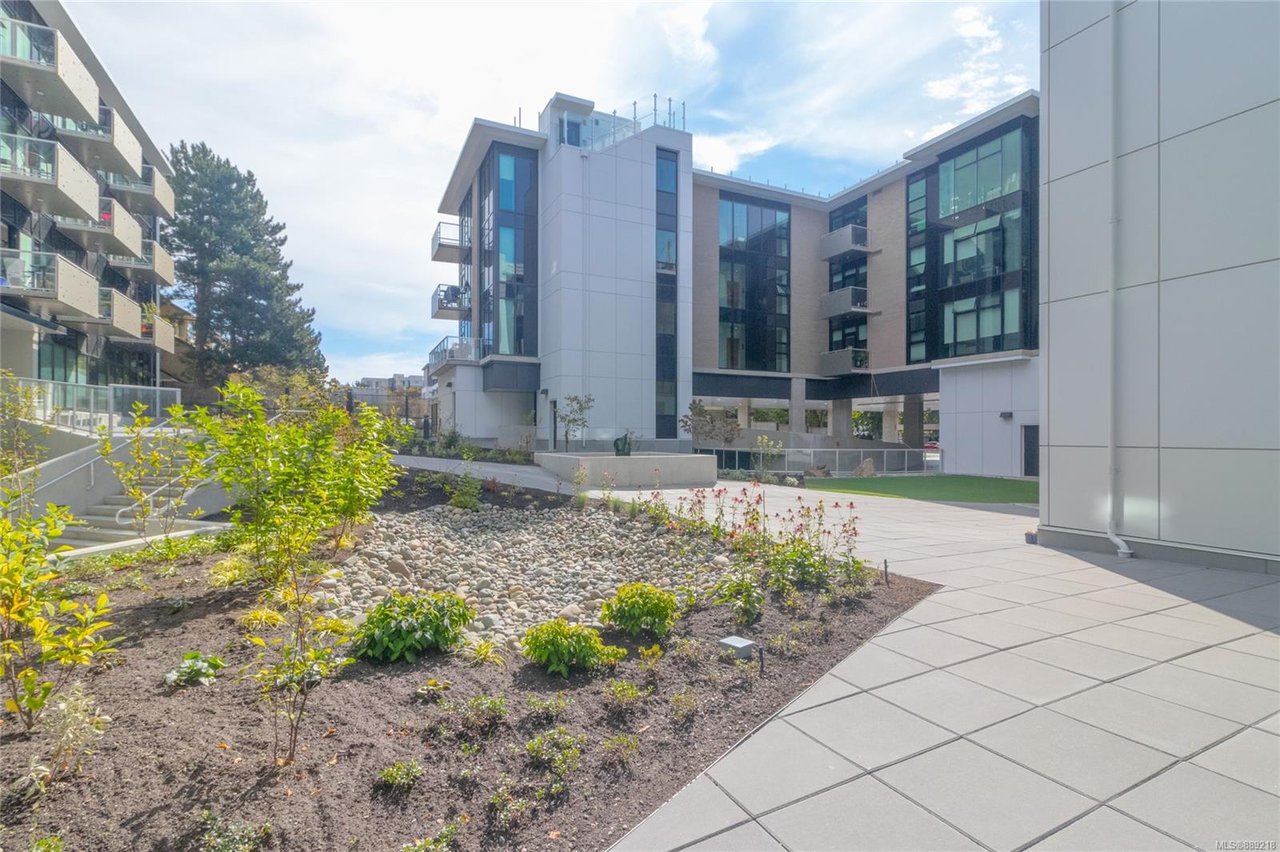 N302-1105 Pandora Ave